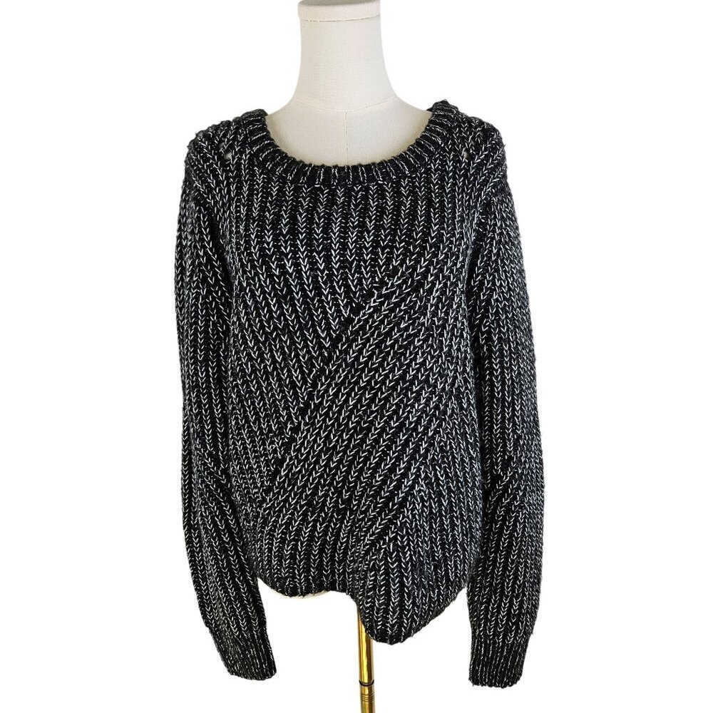 John + Jenn Sweater Medium Black &‎ White Knit Designer Chevron Pattern Ribbed